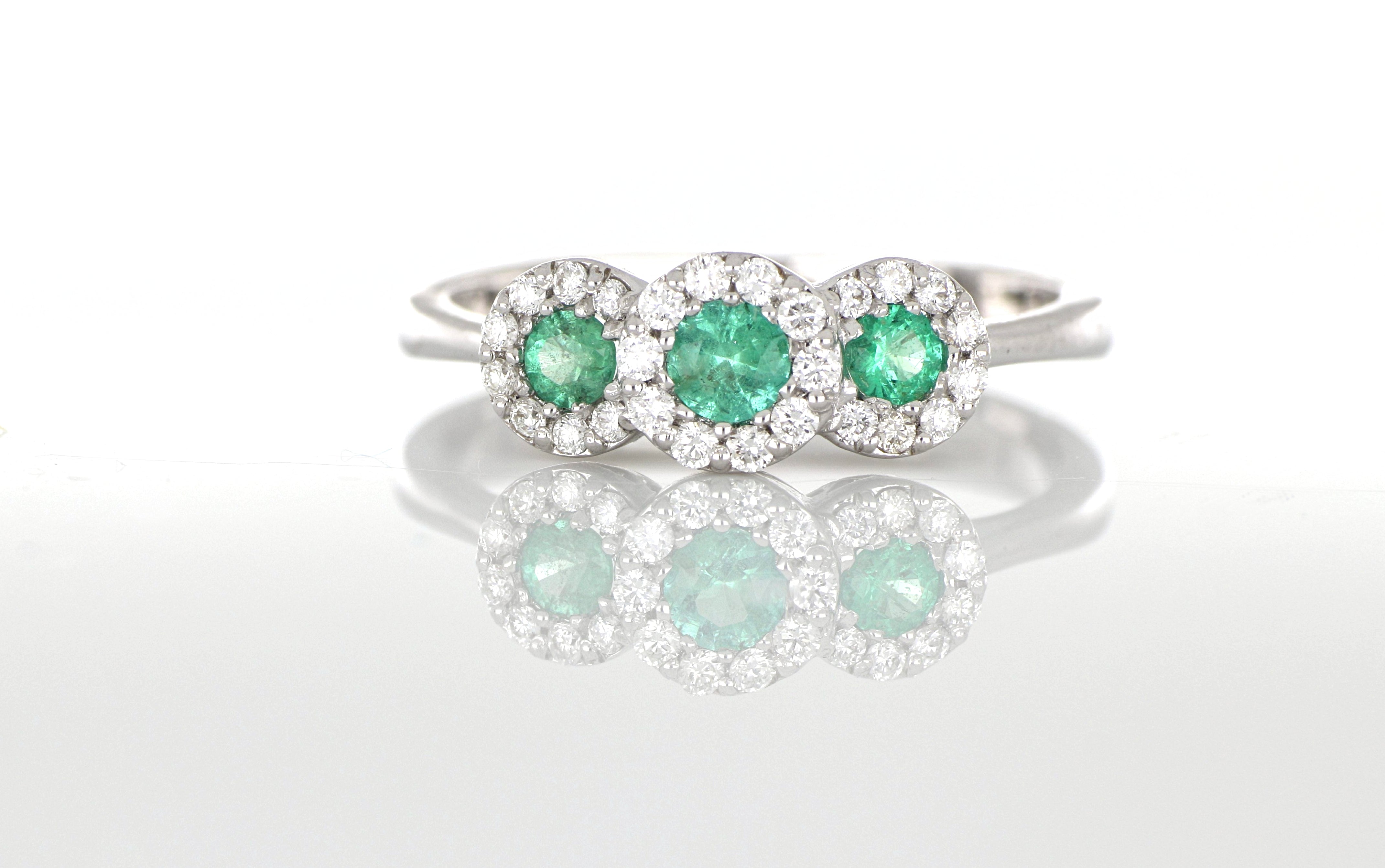 GFAC 133 Anello Trilogy con Smeraldi e Diamanti